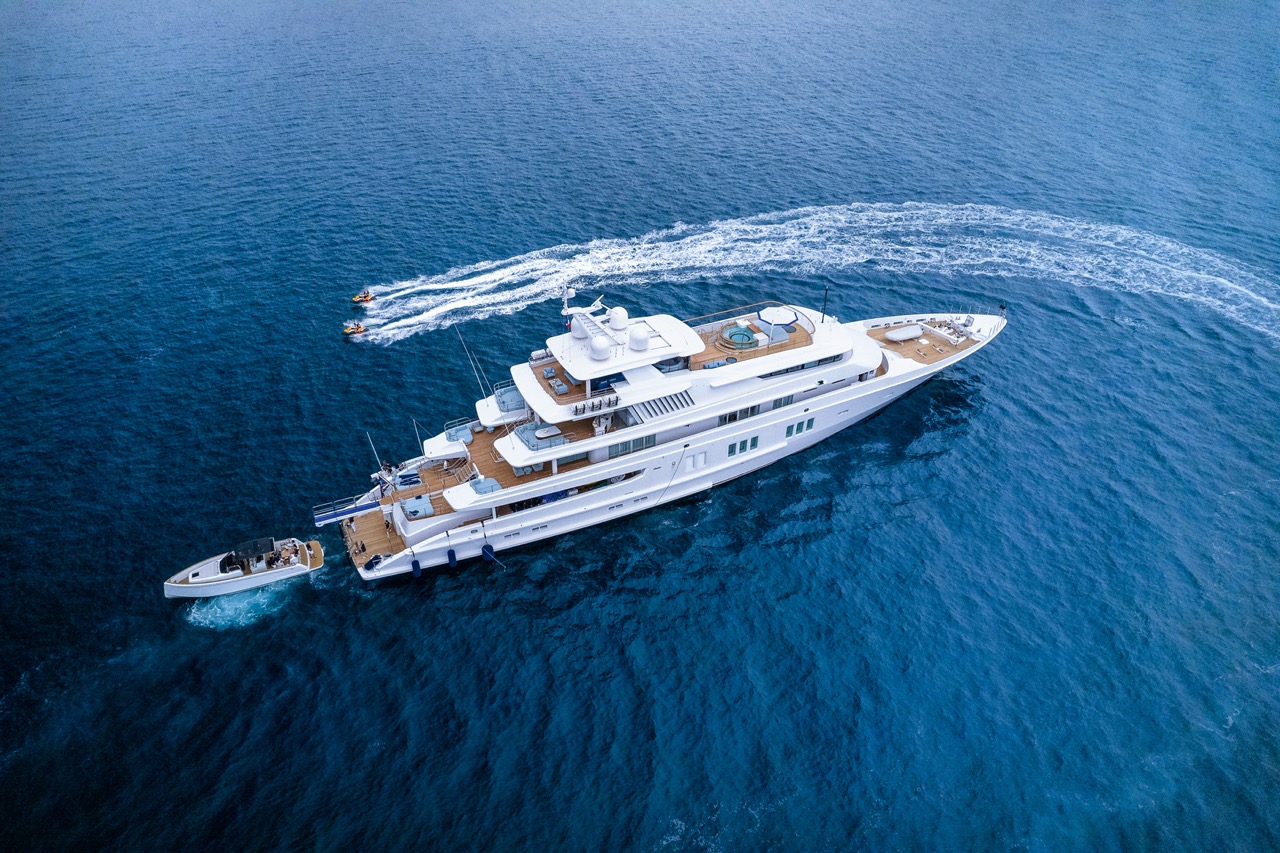 Coral ocean mega yacht